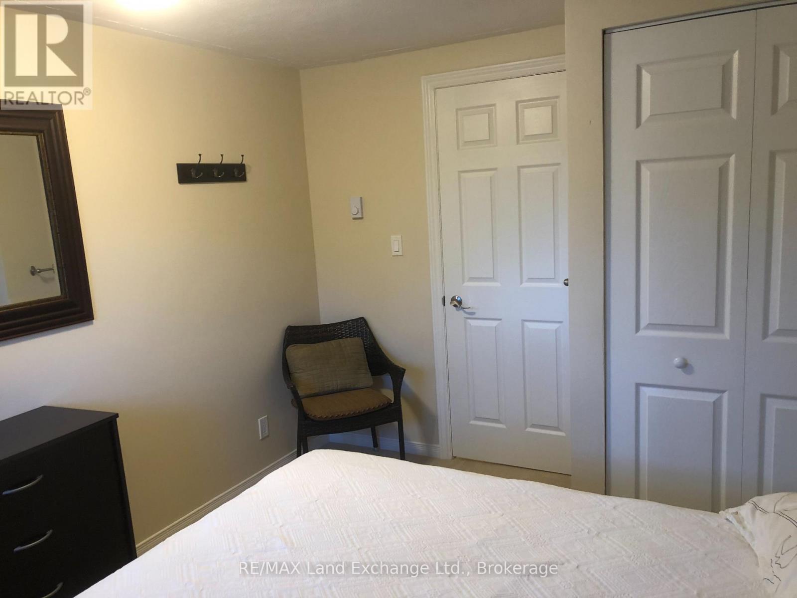 1079 Huron Terrace Property Photo 18