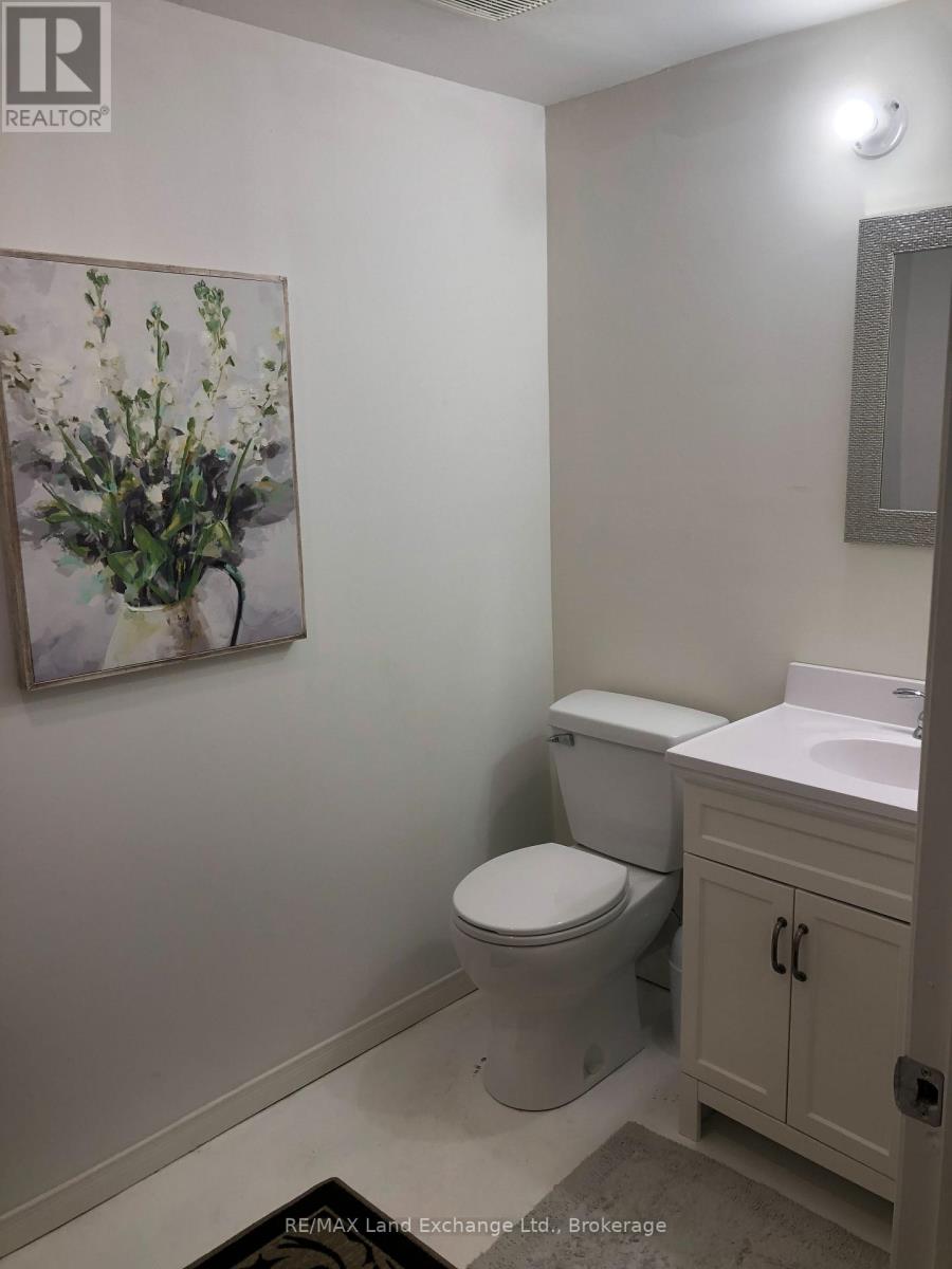 1079 Huron Terrace Property Photo 20