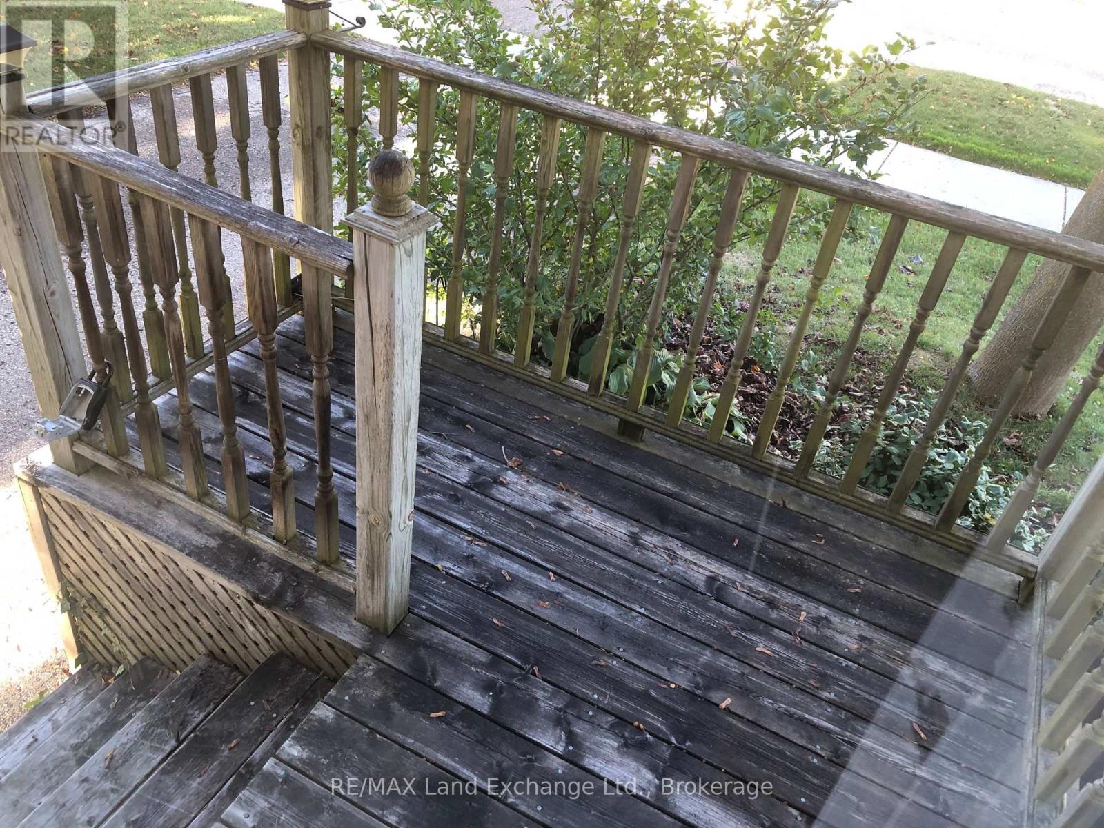 1079 Huron Terrace Property Photo 24