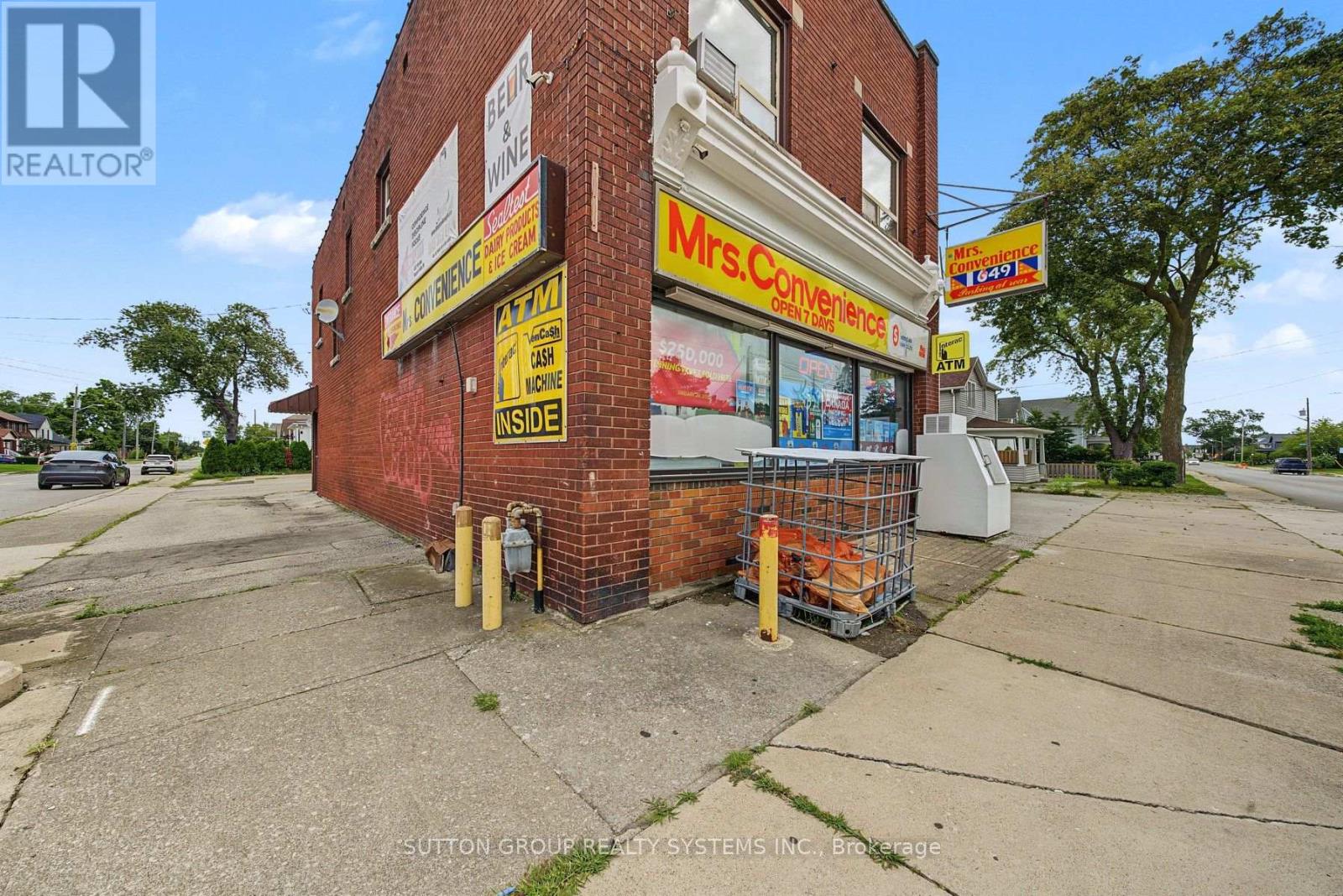 5075 Bridge Street Property Photo 4