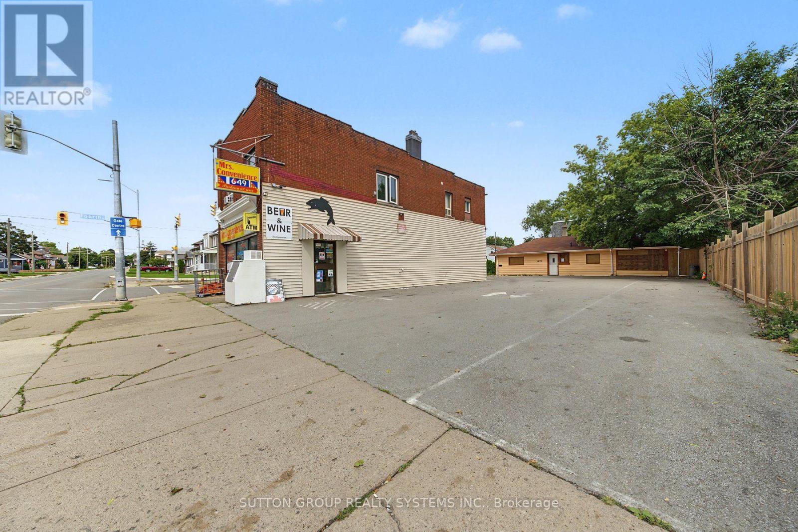 5075 Bridge Street Property Photo 5