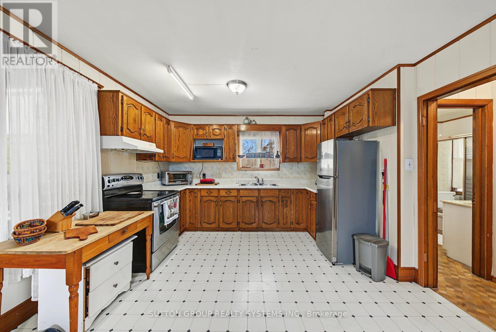 5075 Bridge Street Property Photo 15