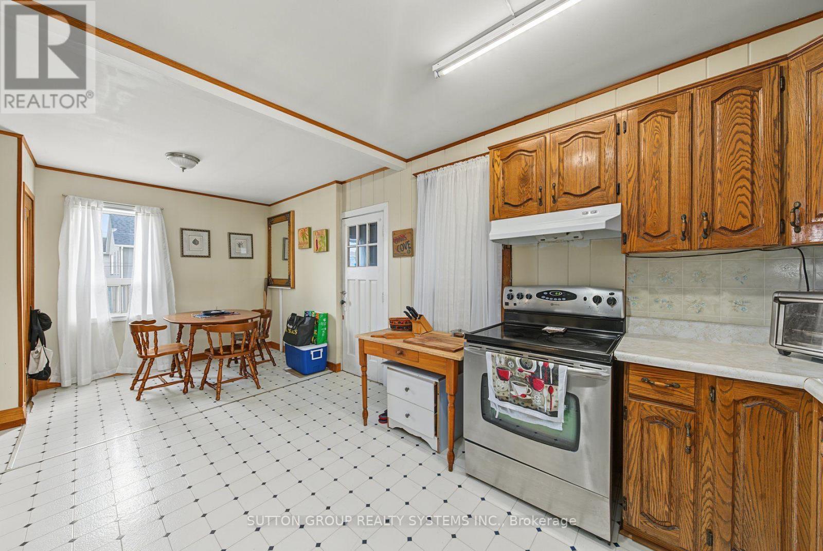5075 Bridge Street Property Photo 18