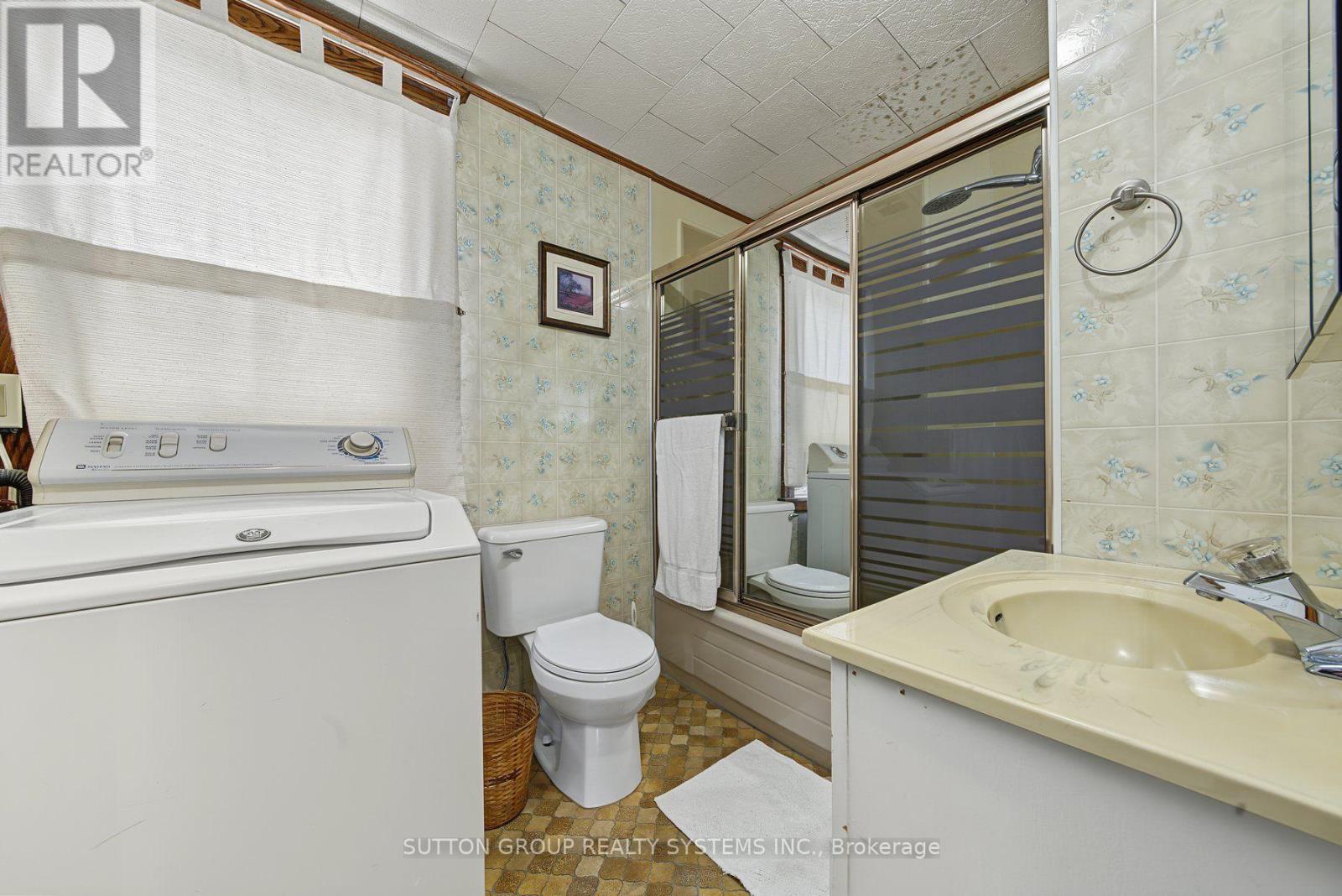 5075 Bridge Street Property Photo 20