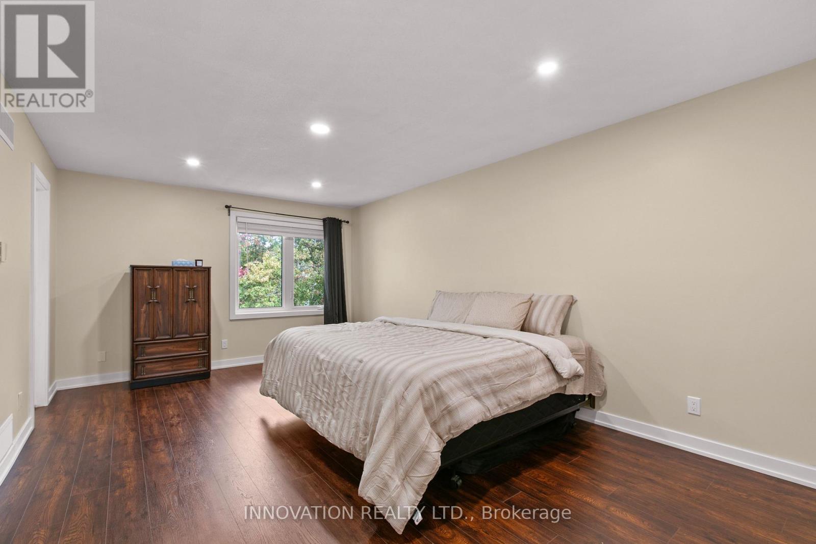2 Hackett Street Property Photo 20