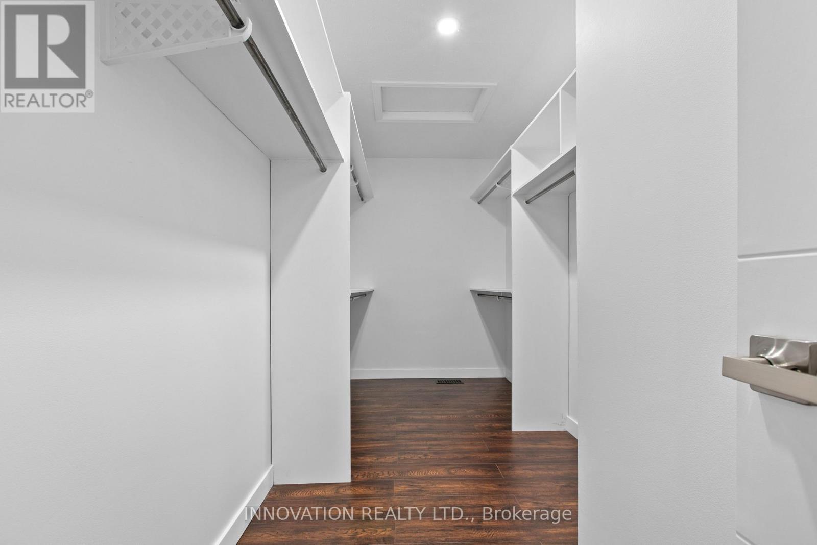 2 Hackett Street Property Photo 23
