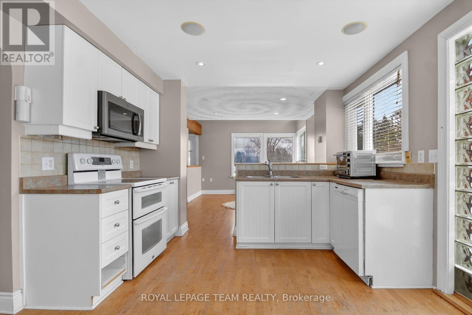 5965 Rideau Valley Drive N Property Photo 6