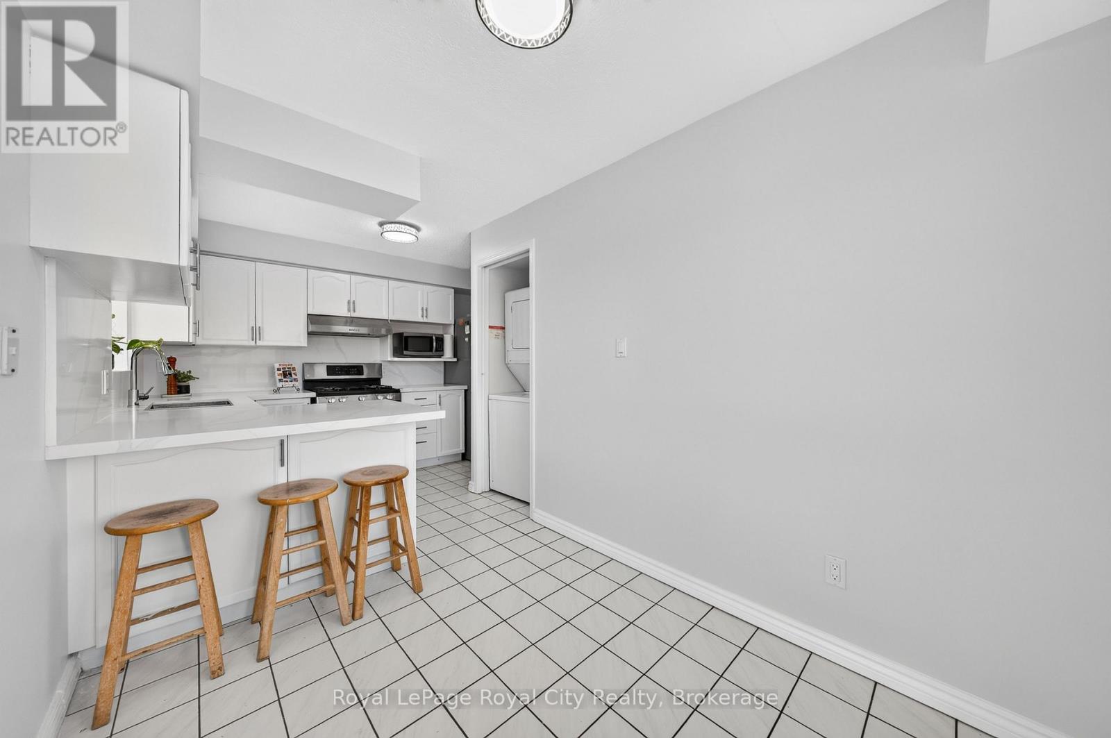 701 - 281 Bristol Street Property Photo 11