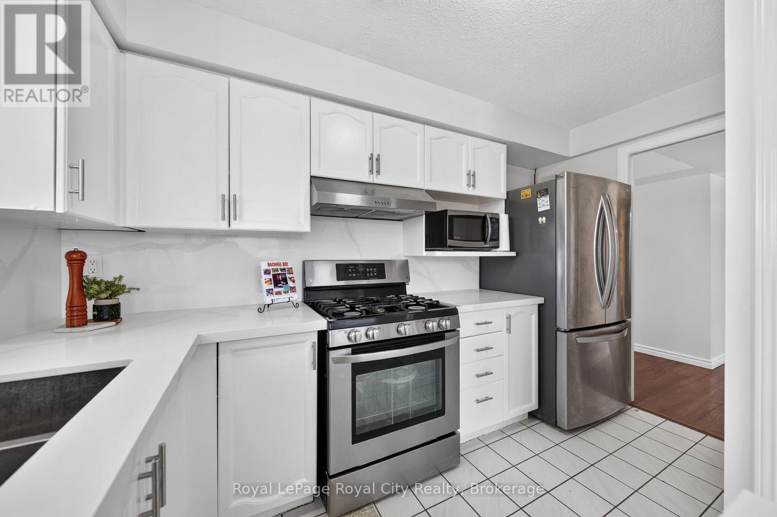 701 - 281 Bristol Street Property Photo 13