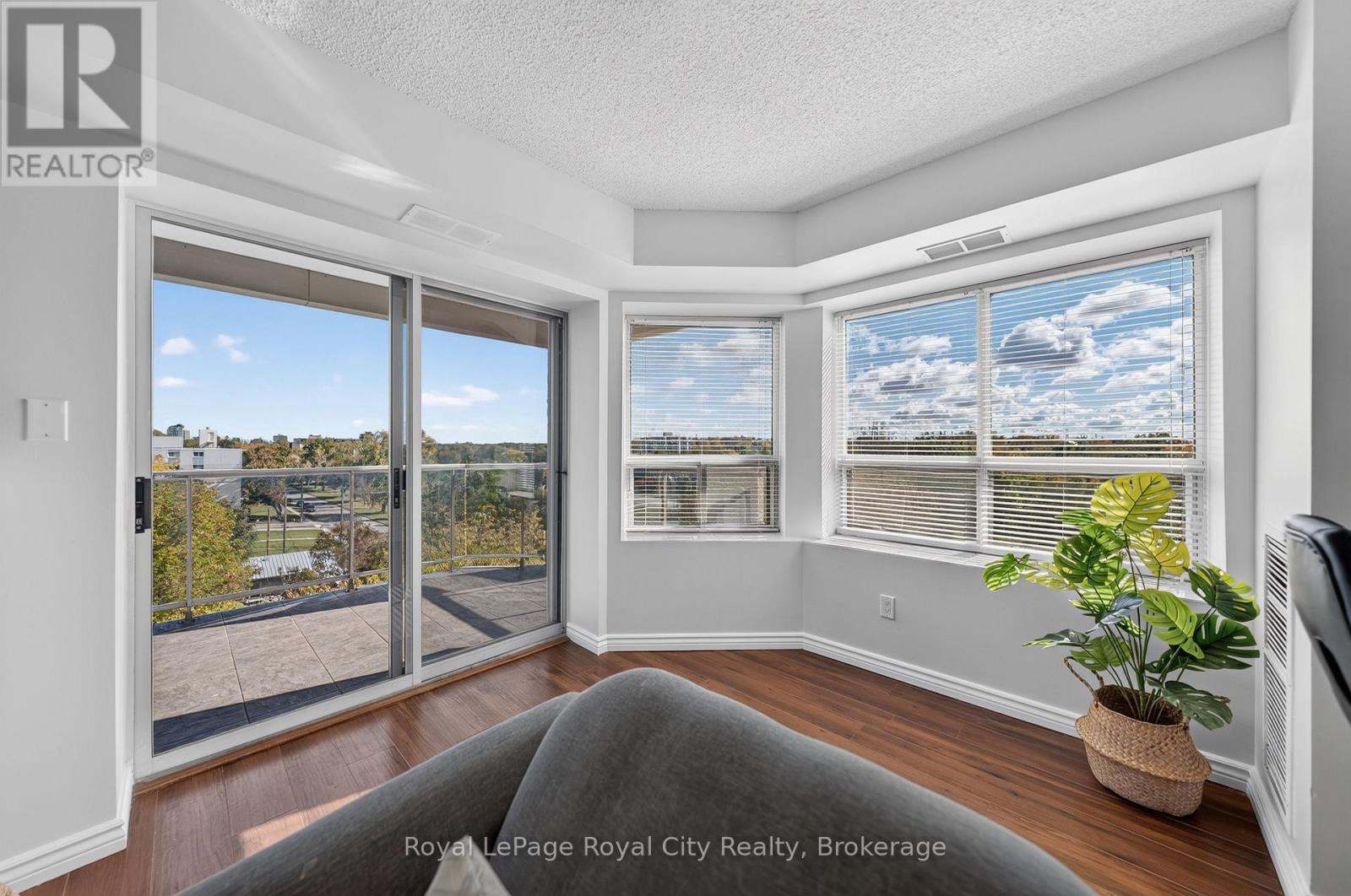 701 - 281 Bristol Street Property Photo 25