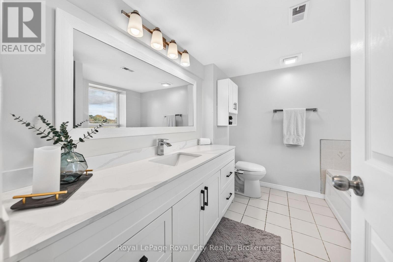 701 - 281 Bristol Street Property Photo 32