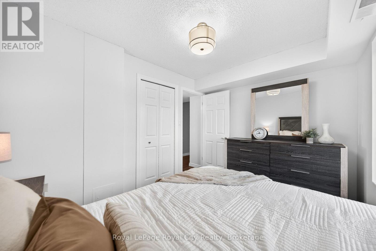 701 - 281 Bristol Street Property Photo 38