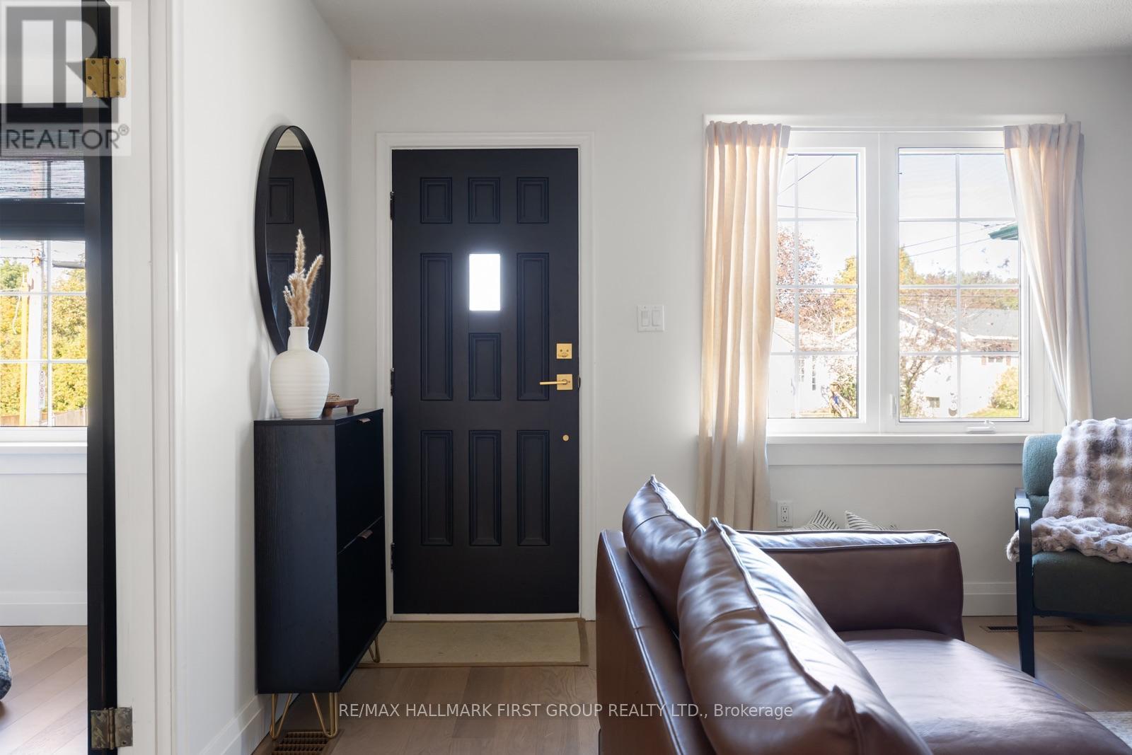 31 Harcourt Street Property Photo 2
