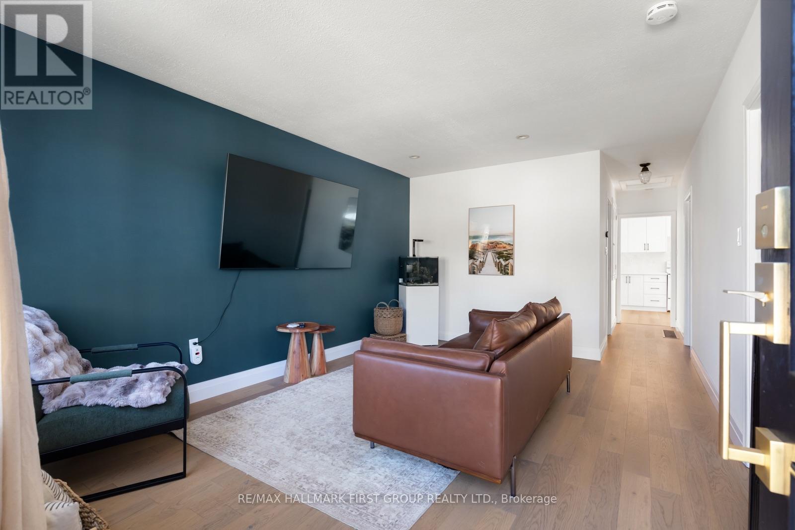 31 Harcourt Street Property Photo 3
