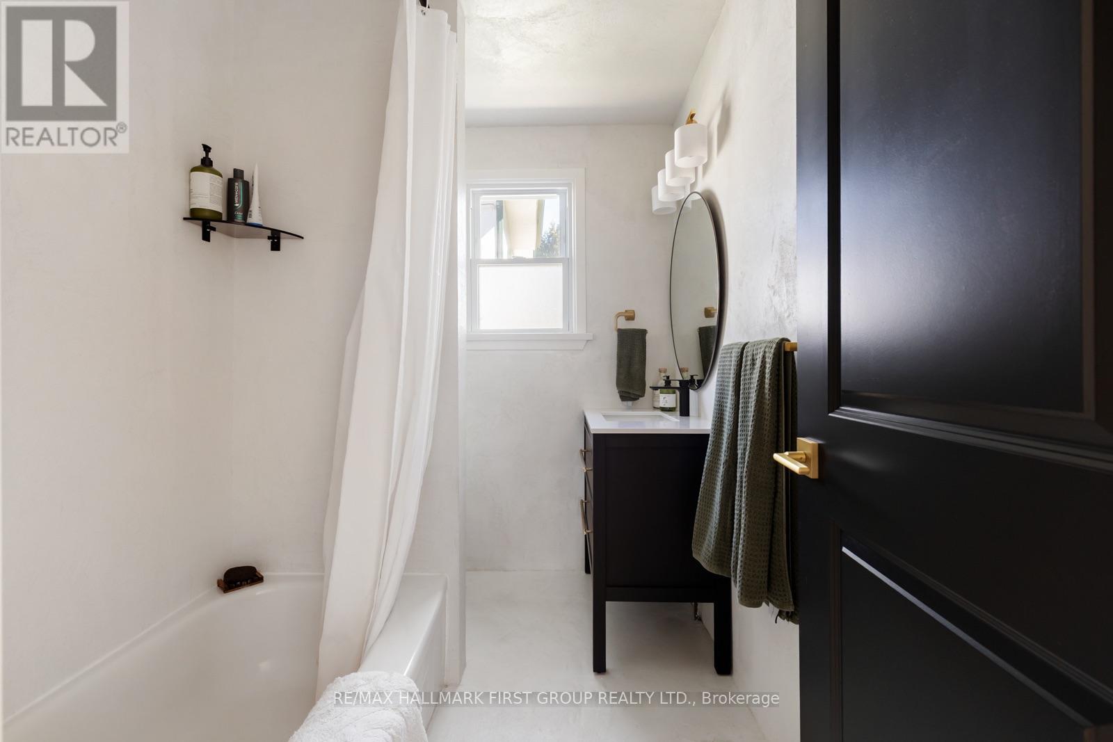 31 Harcourt Street Property Photo 7