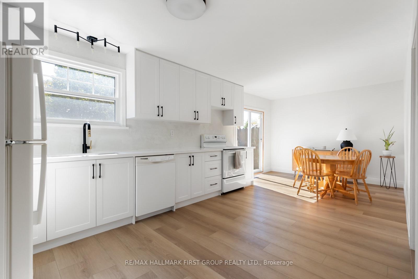 31 Harcourt Street Property Photo 10