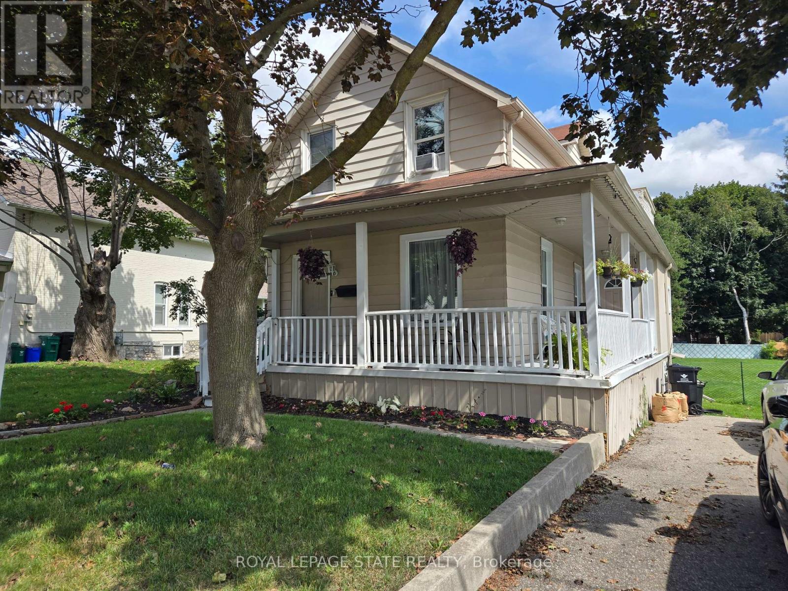841 Duke Street Property Photo 1