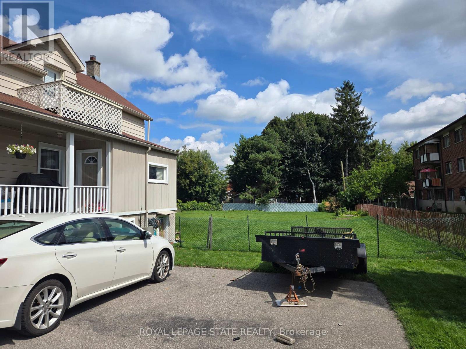 841 Duke Street Property Photo 3