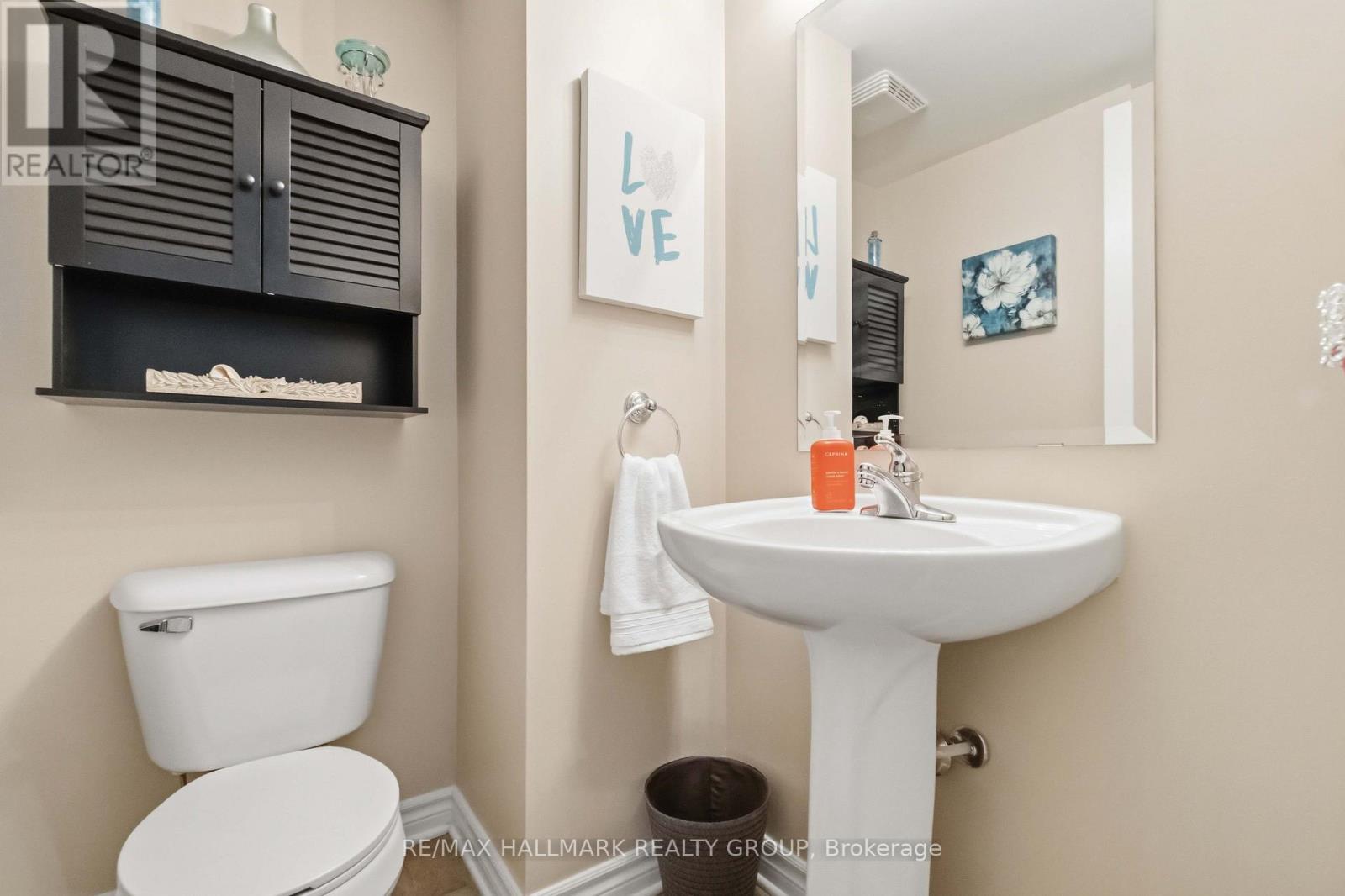8 - 562 Lakeridge Drive Property Photo 12