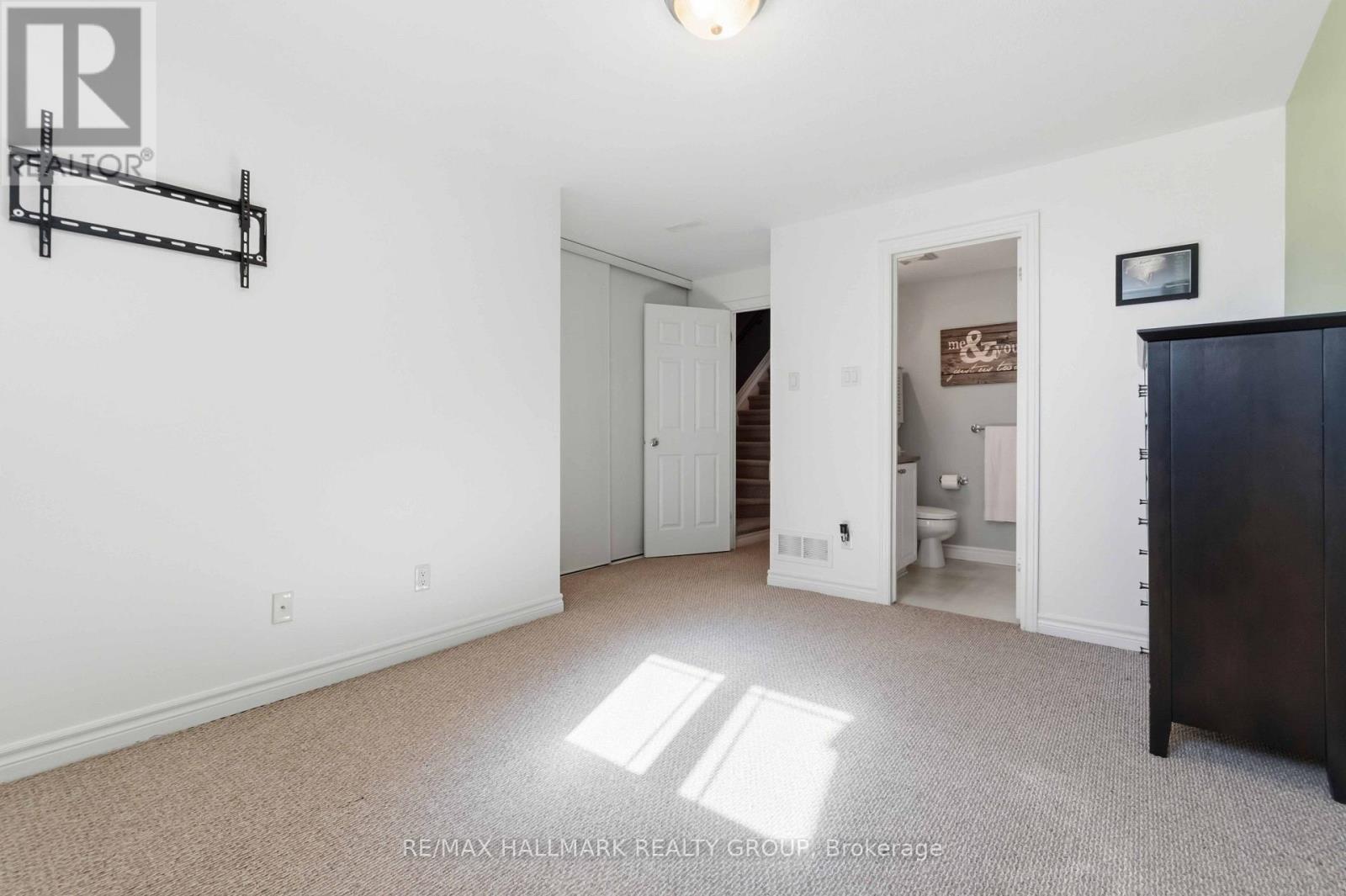 8 - 562 Lakeridge Drive Property Photo 31