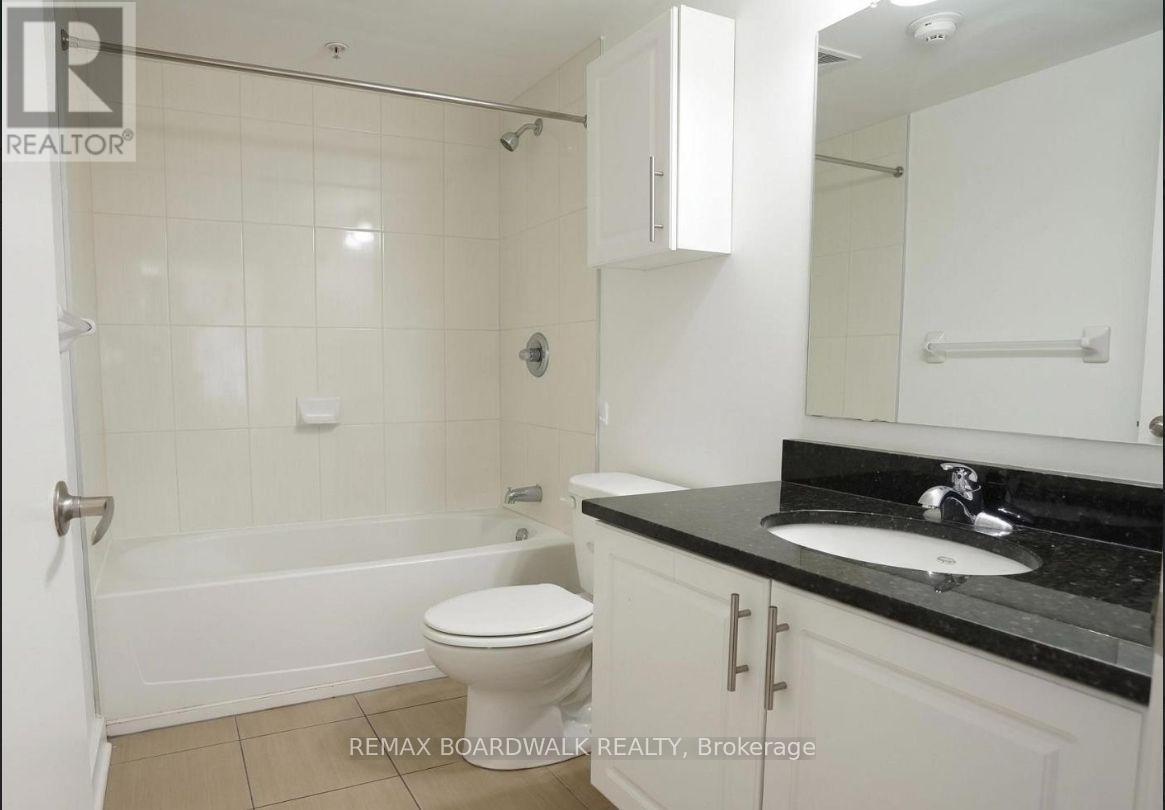 209 - 458d King Edward Avenue Property Photo 11