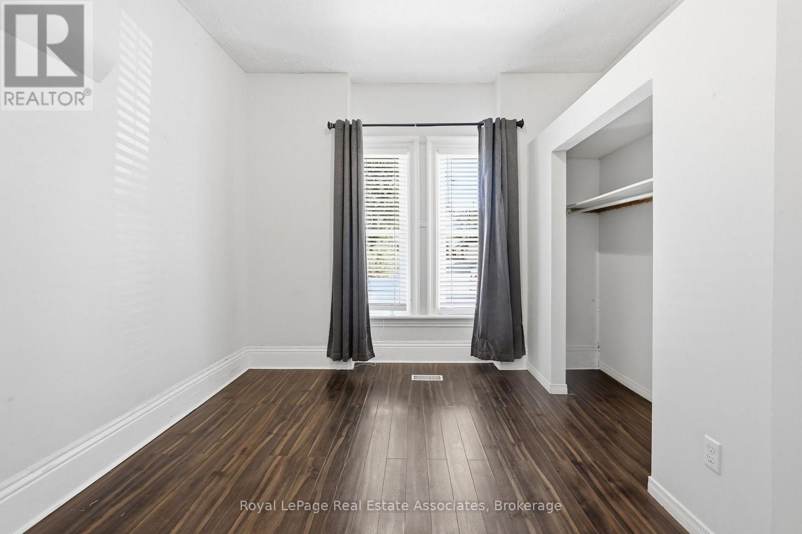 51 Wellington Street N Property Photo 10