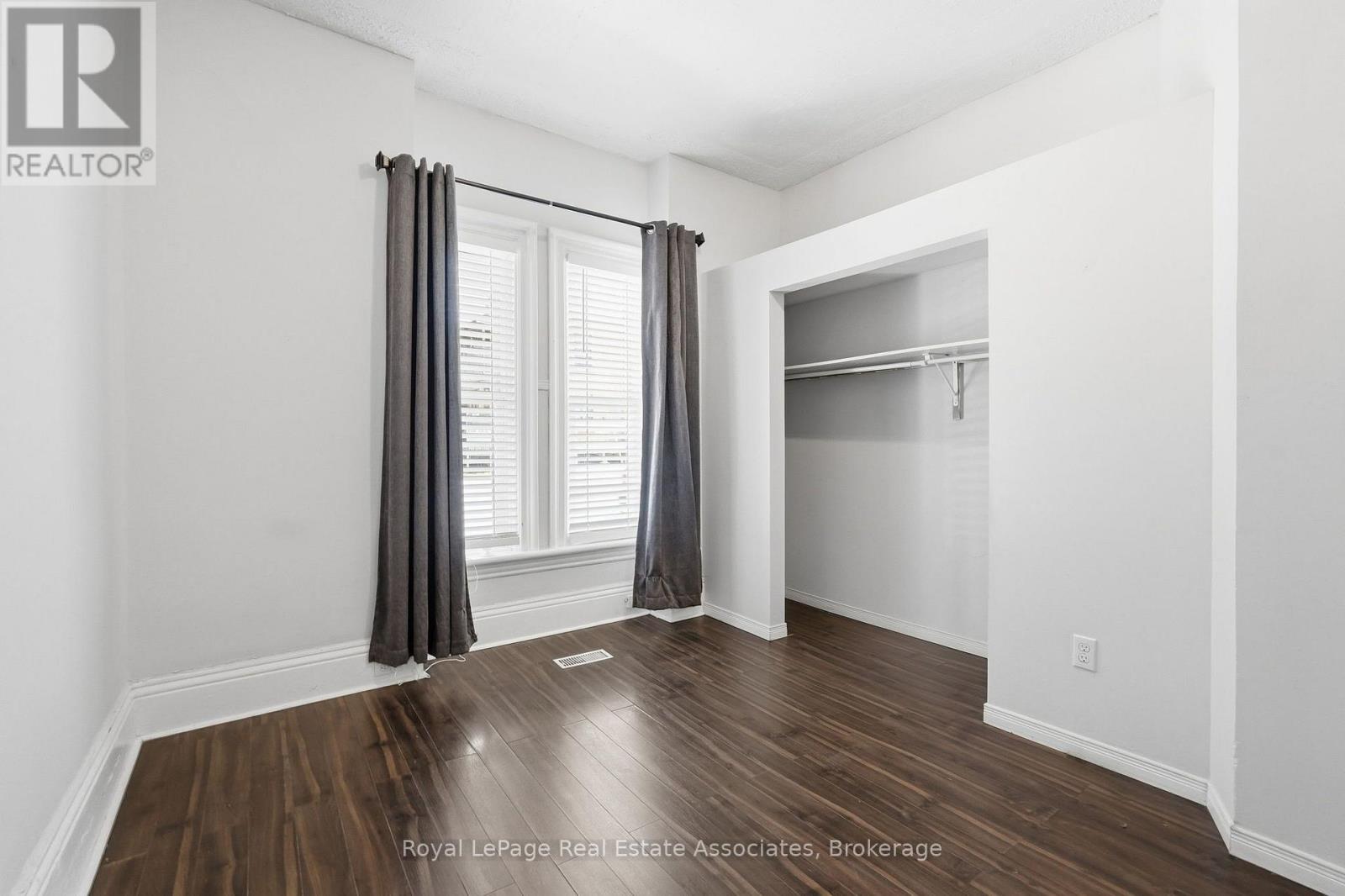 51 Wellington Street N Property Photo 11