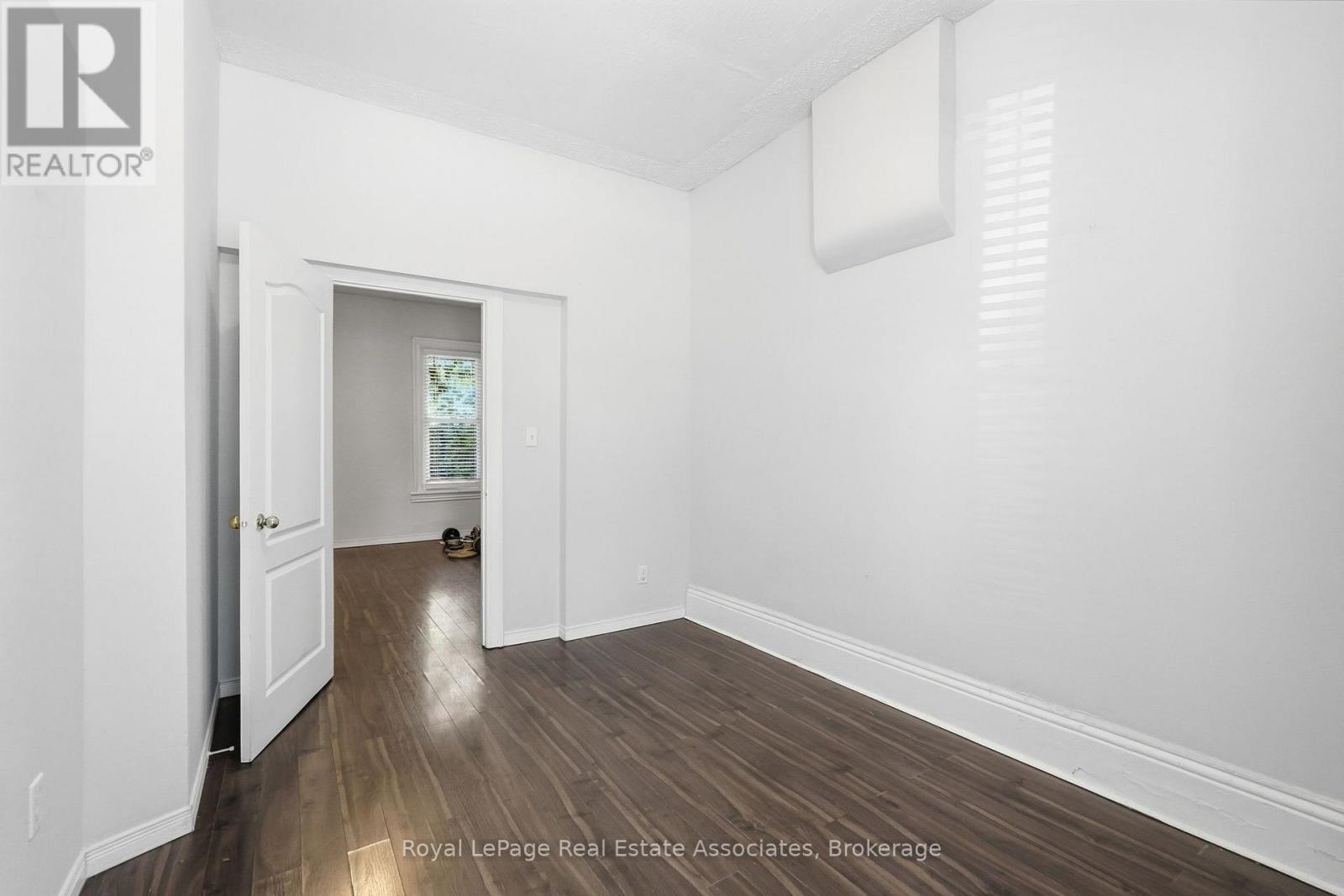 51 Wellington Street N Property Photo 12