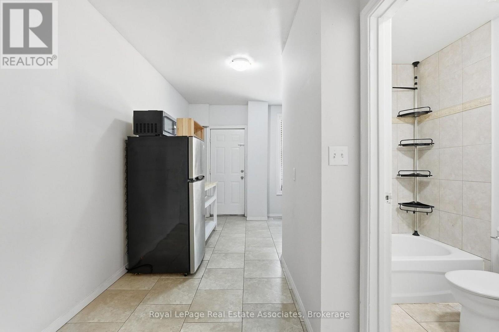 51 Wellington Street N Property Photo 13