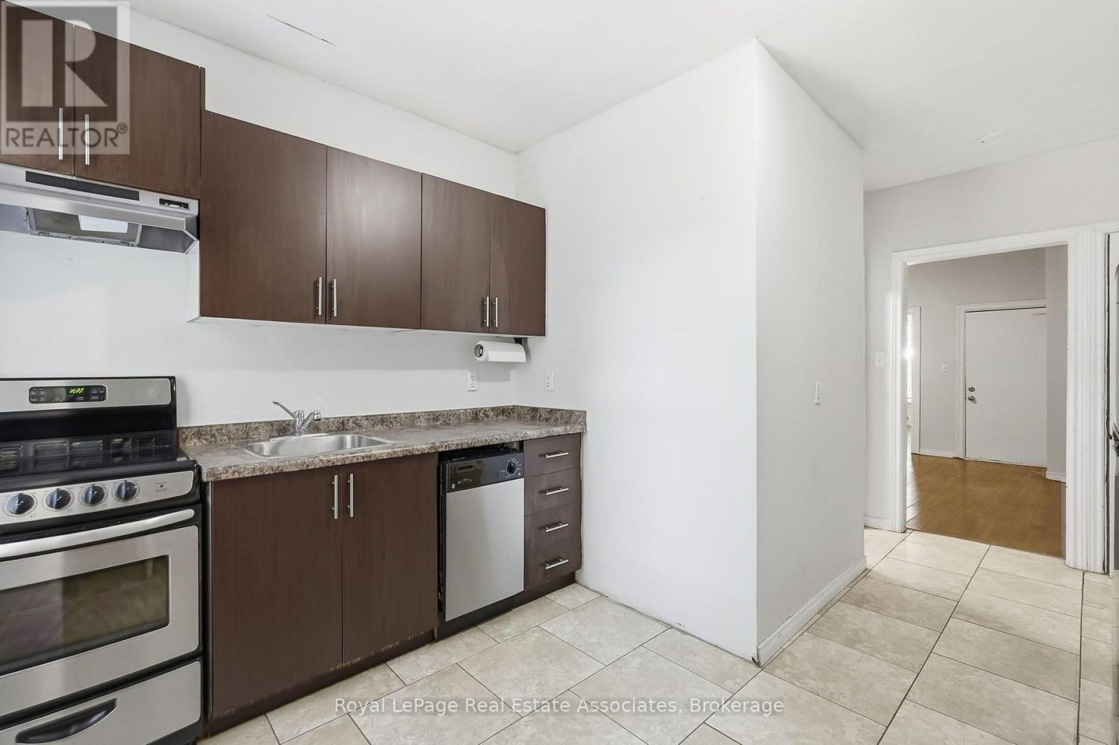 51 Wellington Street N Property Photo 16