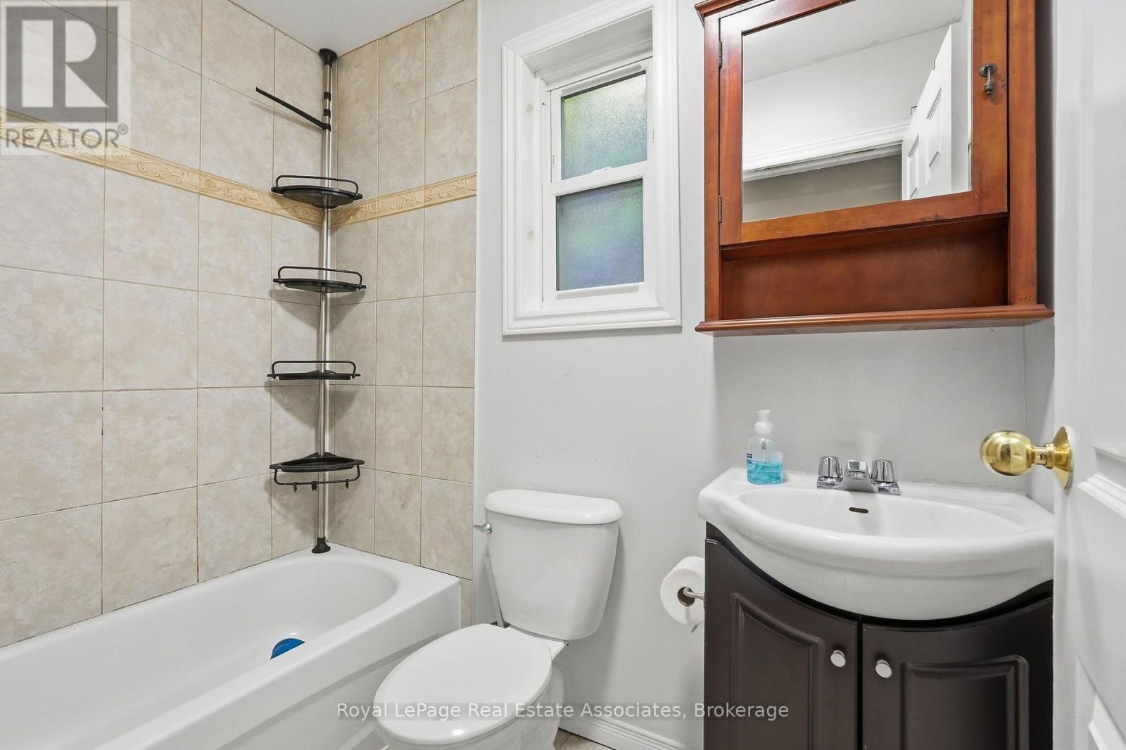 51 Wellington Street N Property Photo 18