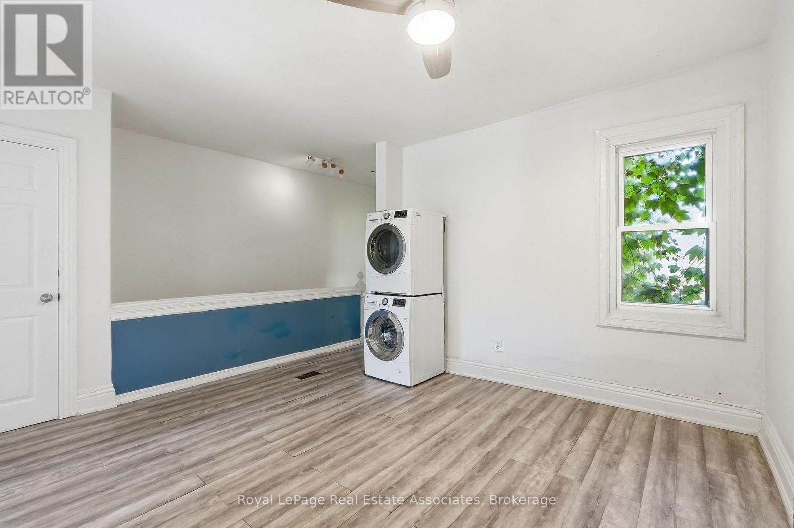 51 Wellington Street N Property Photo 27