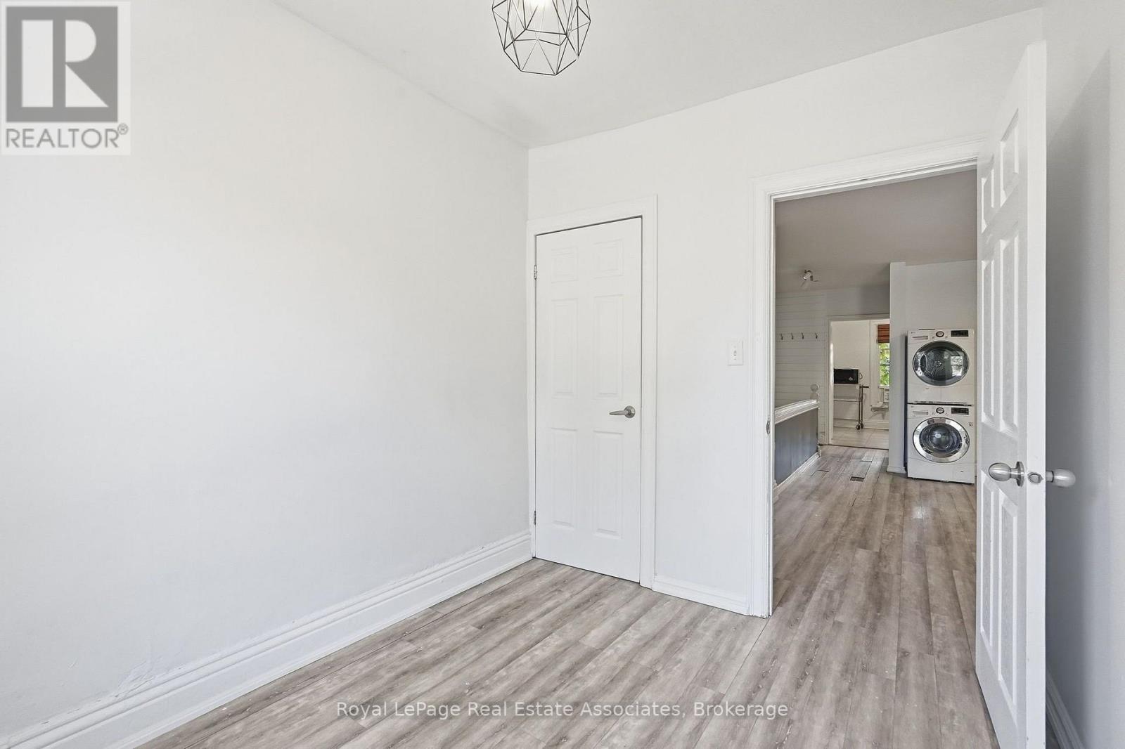51 Wellington Street N Property Photo 30