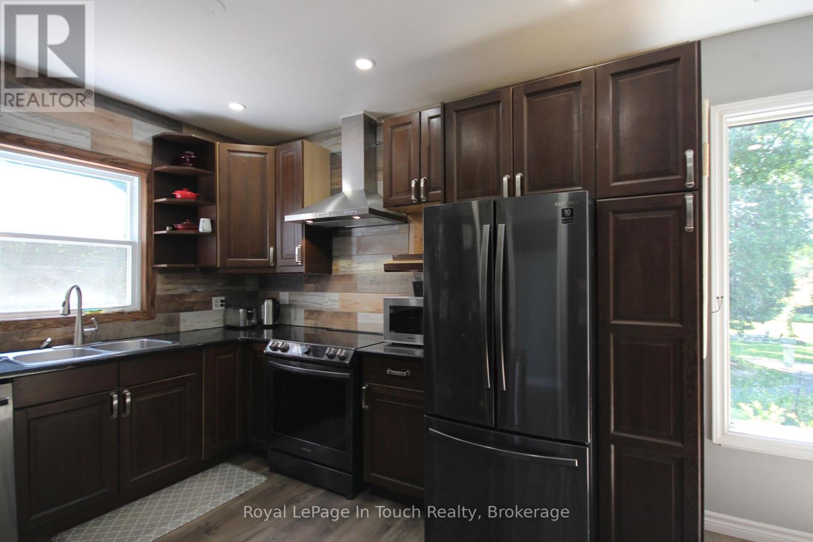 18 Shady Glen Lane Property Photo 8