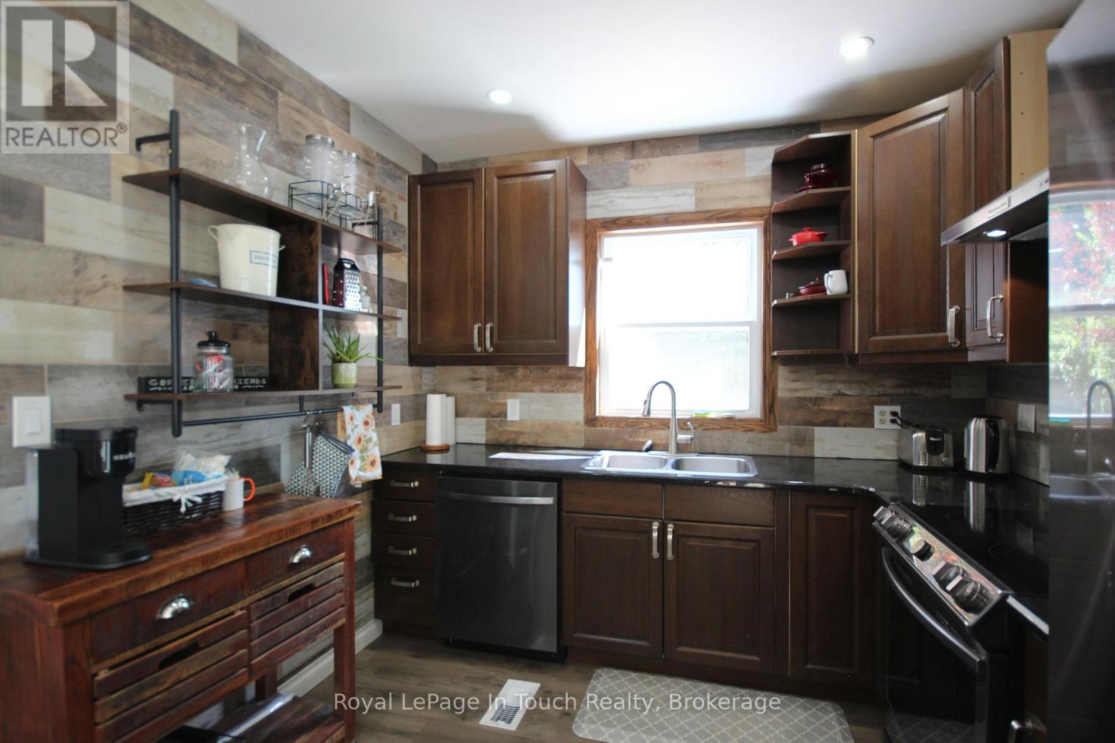 18 Shady Glen Lane Property Photo 9