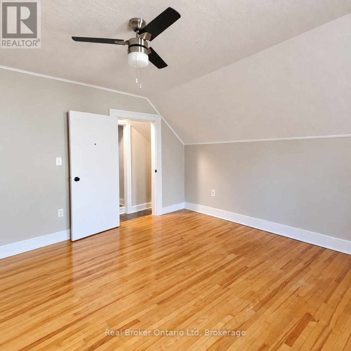 2 - 1154 4th Avenue E Property Photo 4