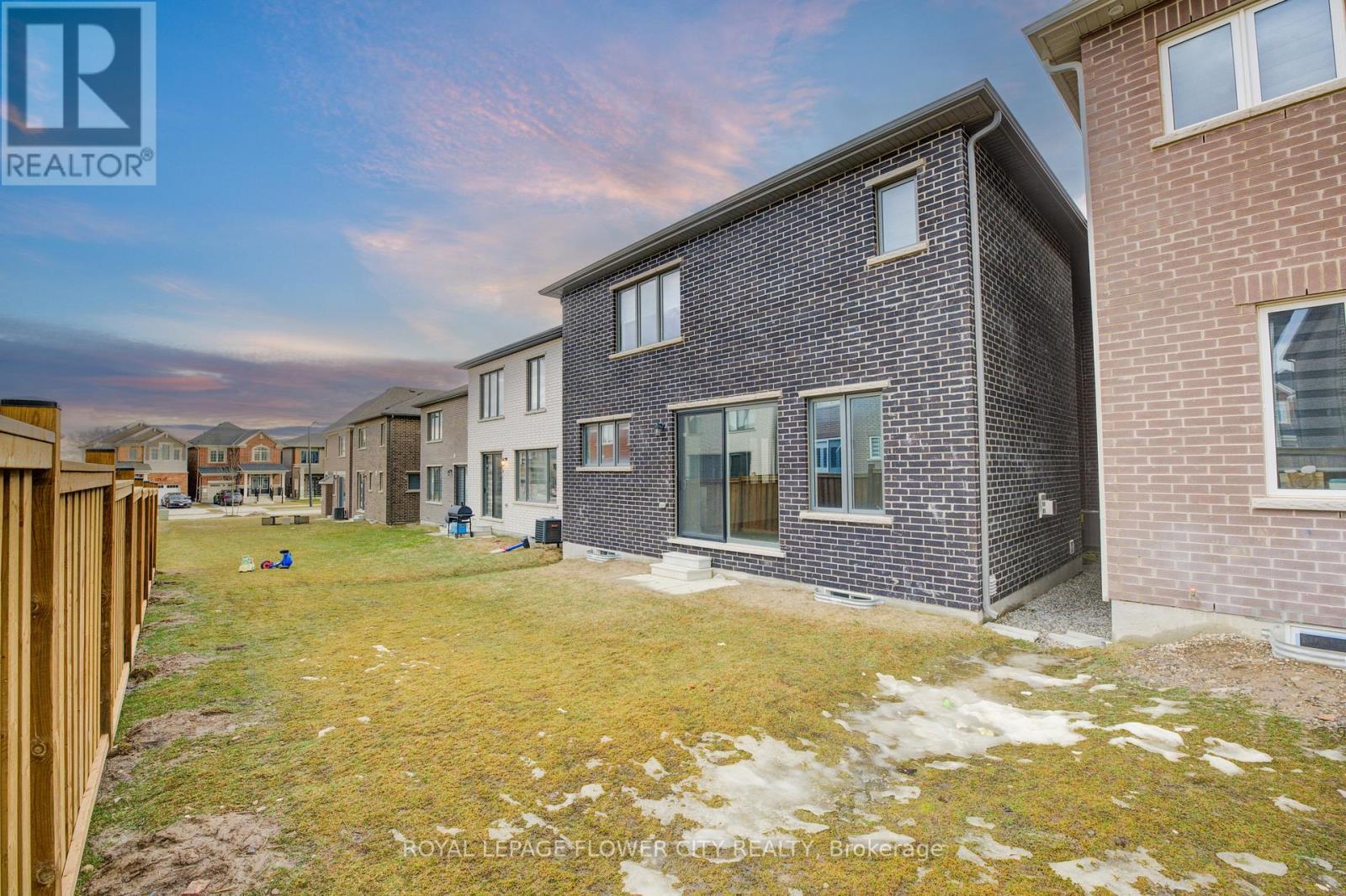 51 William Nador Street Property Photo 37