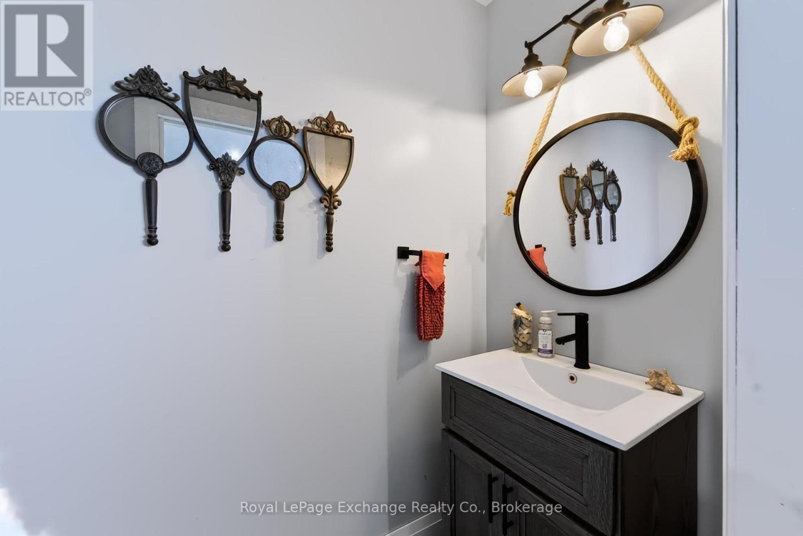 68 North Street N Property Photo 10