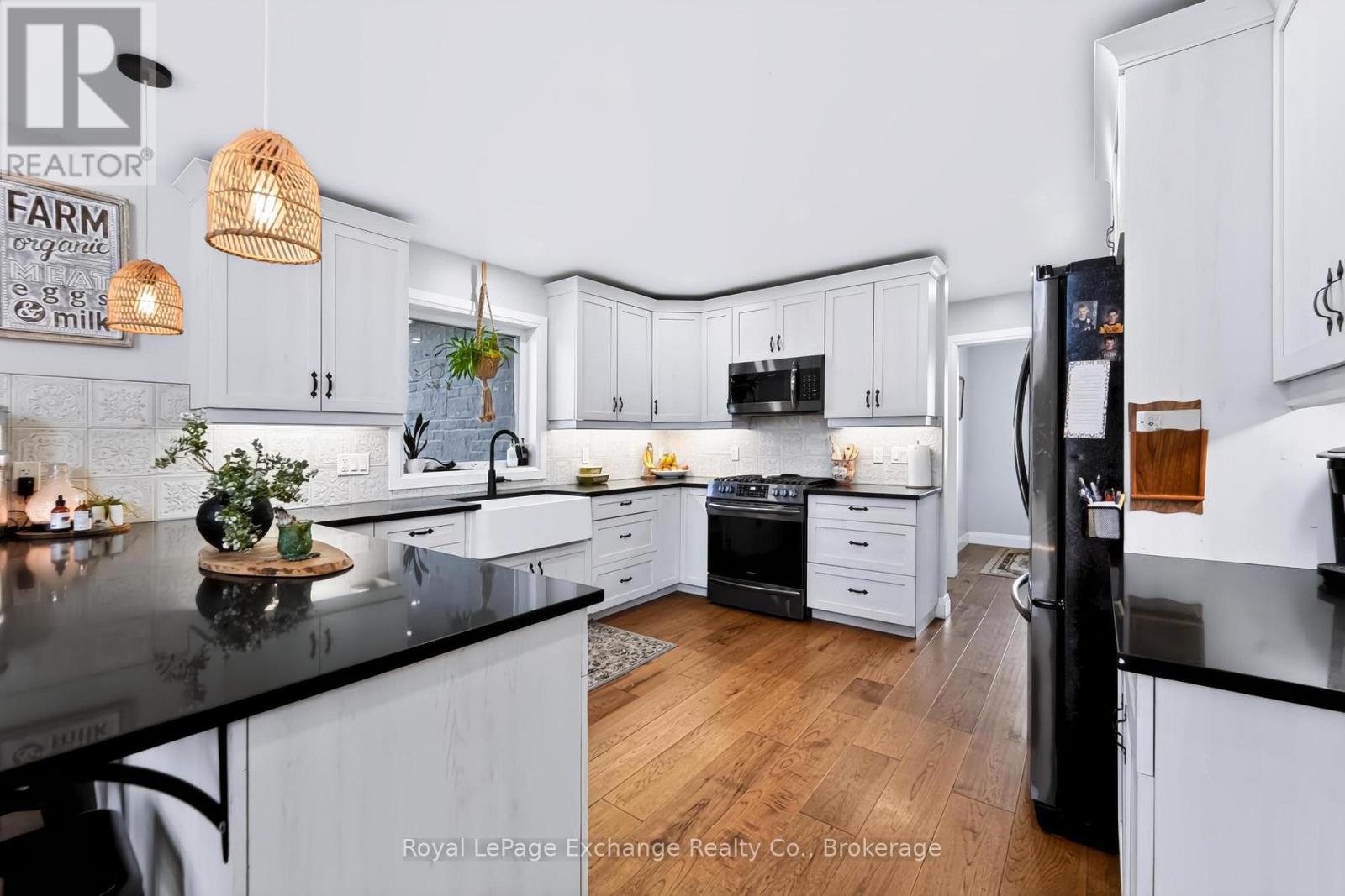 68 North Street N Property Photo 13
