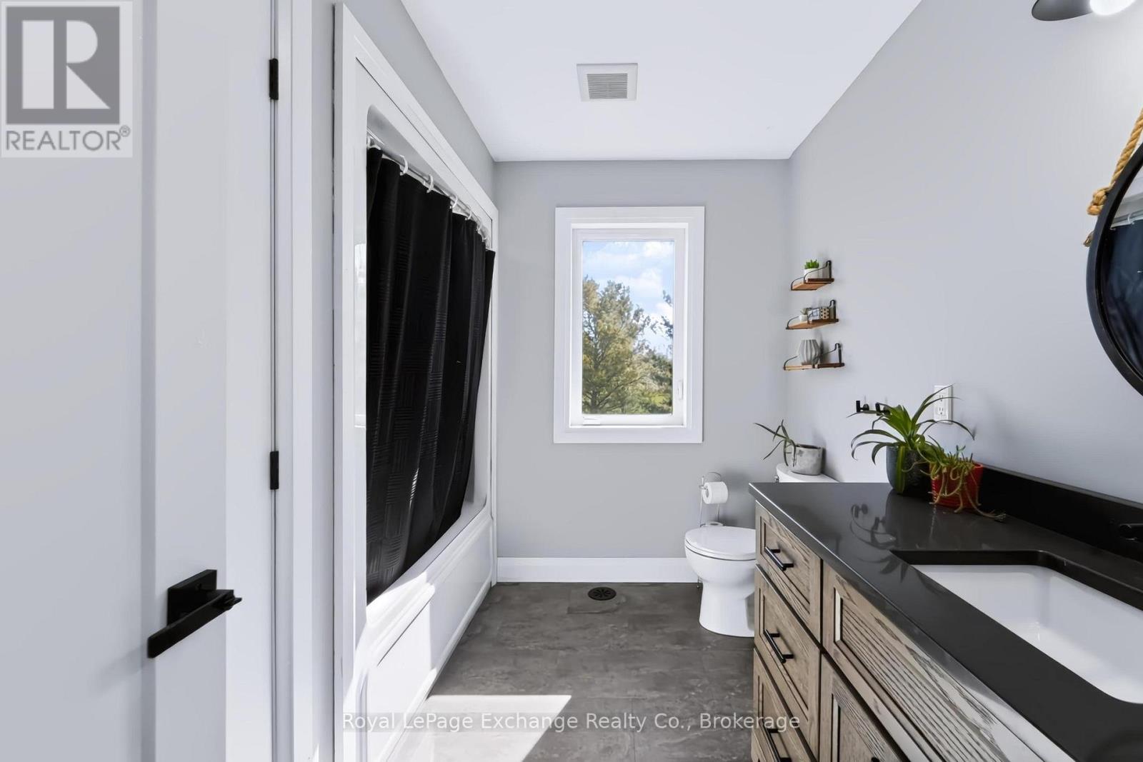 68 North Street N Property Photo 34