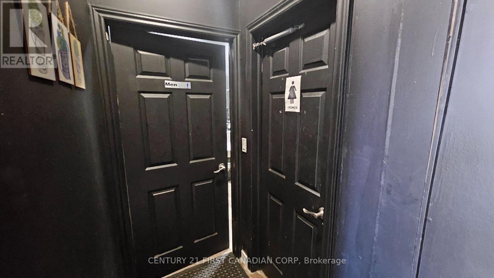 Unit 1 - 405 Wharncliffe Road S Property Photo 7