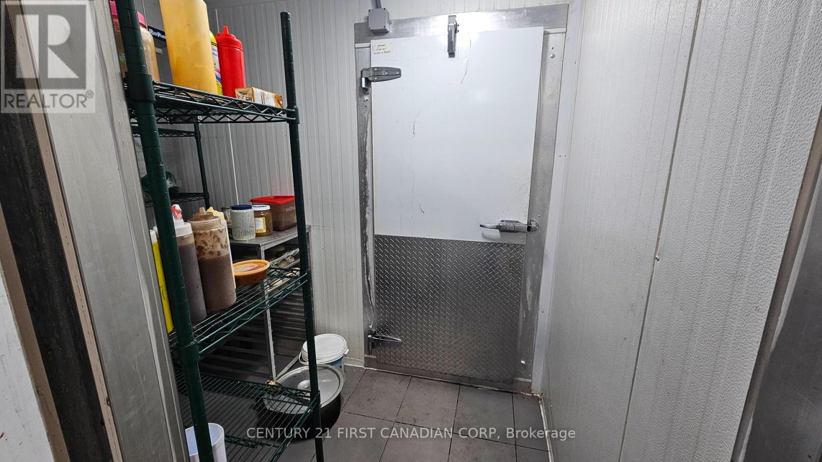 Unit 1 - 405 Wharncliffe Road S Property Photo 8