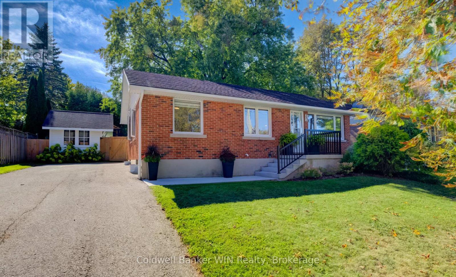 560 Waterloo Street Property Photo 1