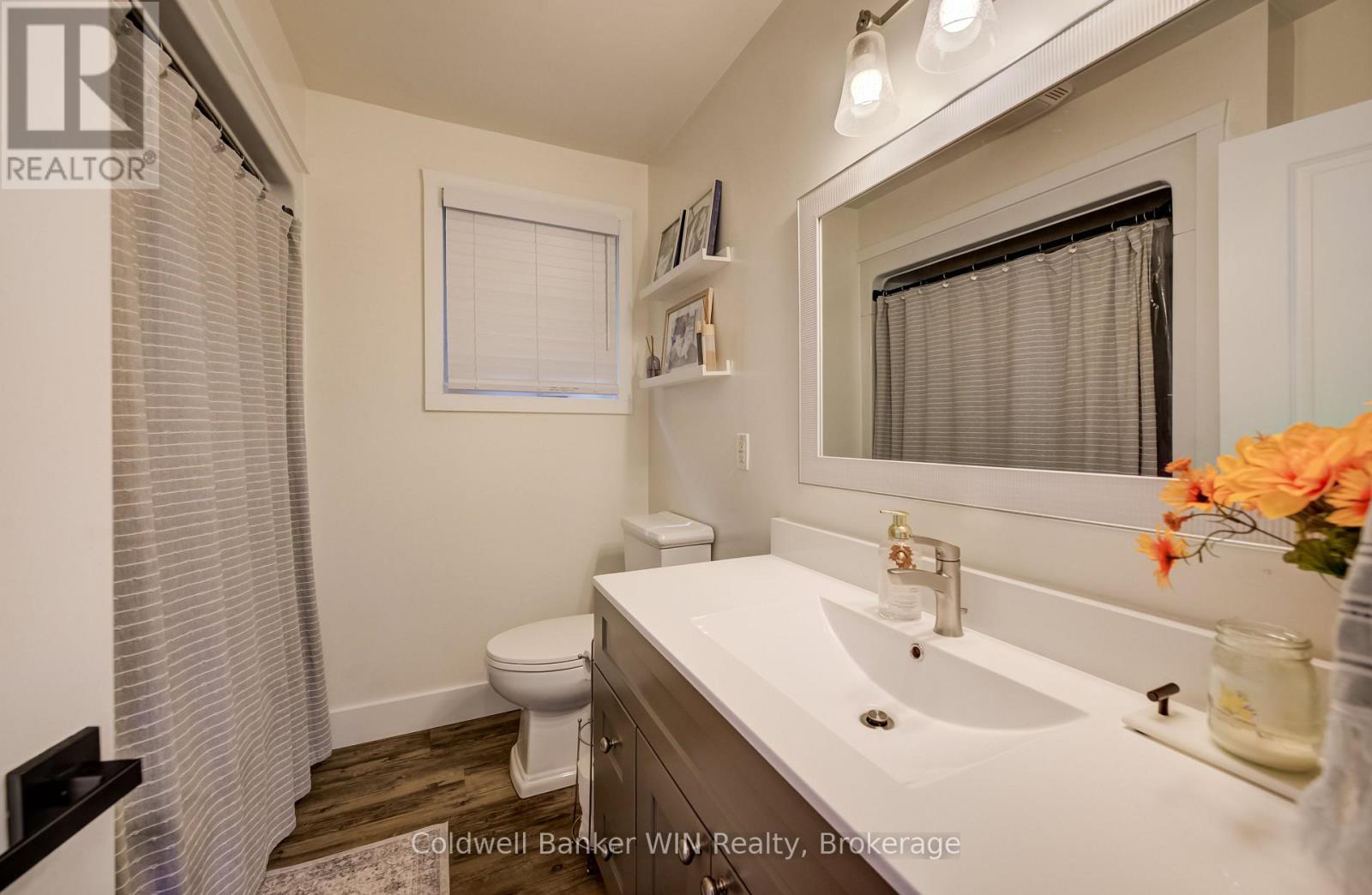 560 Waterloo Street Property Photo 20