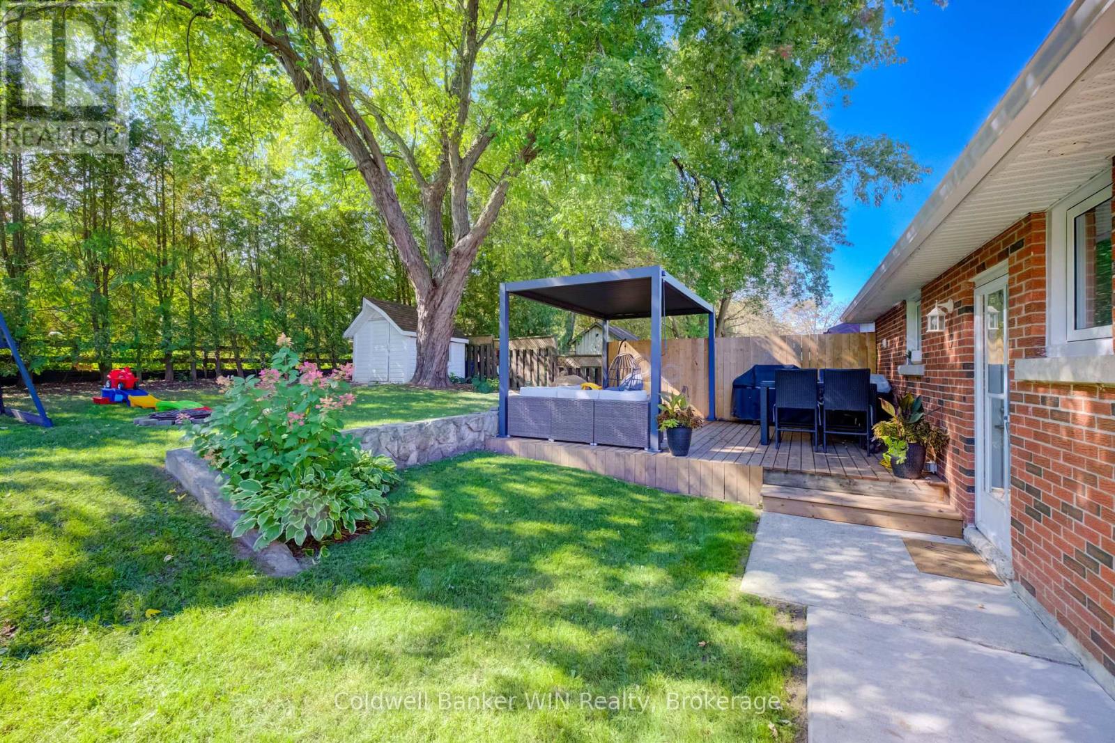 560 Waterloo Street Property Photo 29