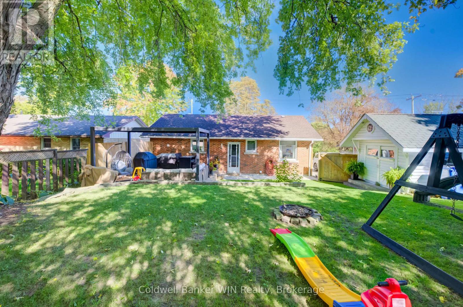 560 Waterloo Street Property Photo 32