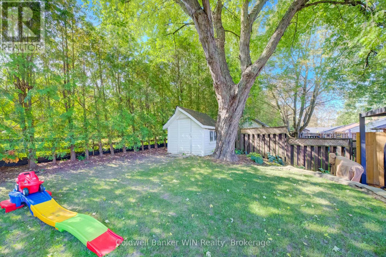 560 Waterloo Street Property Photo 34