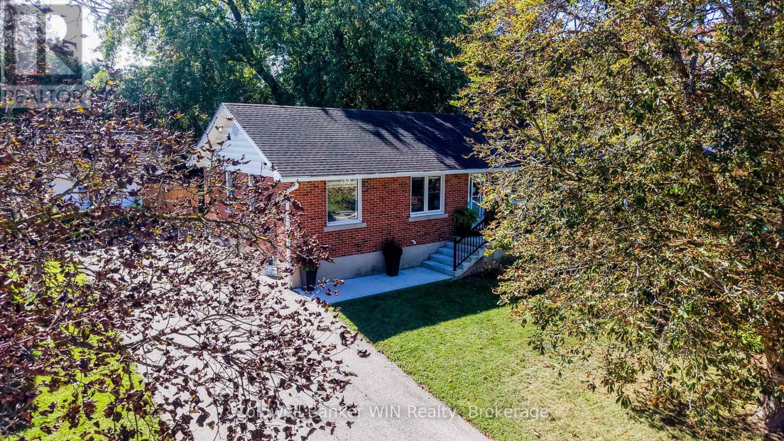560 Waterloo Street Property Photo 36