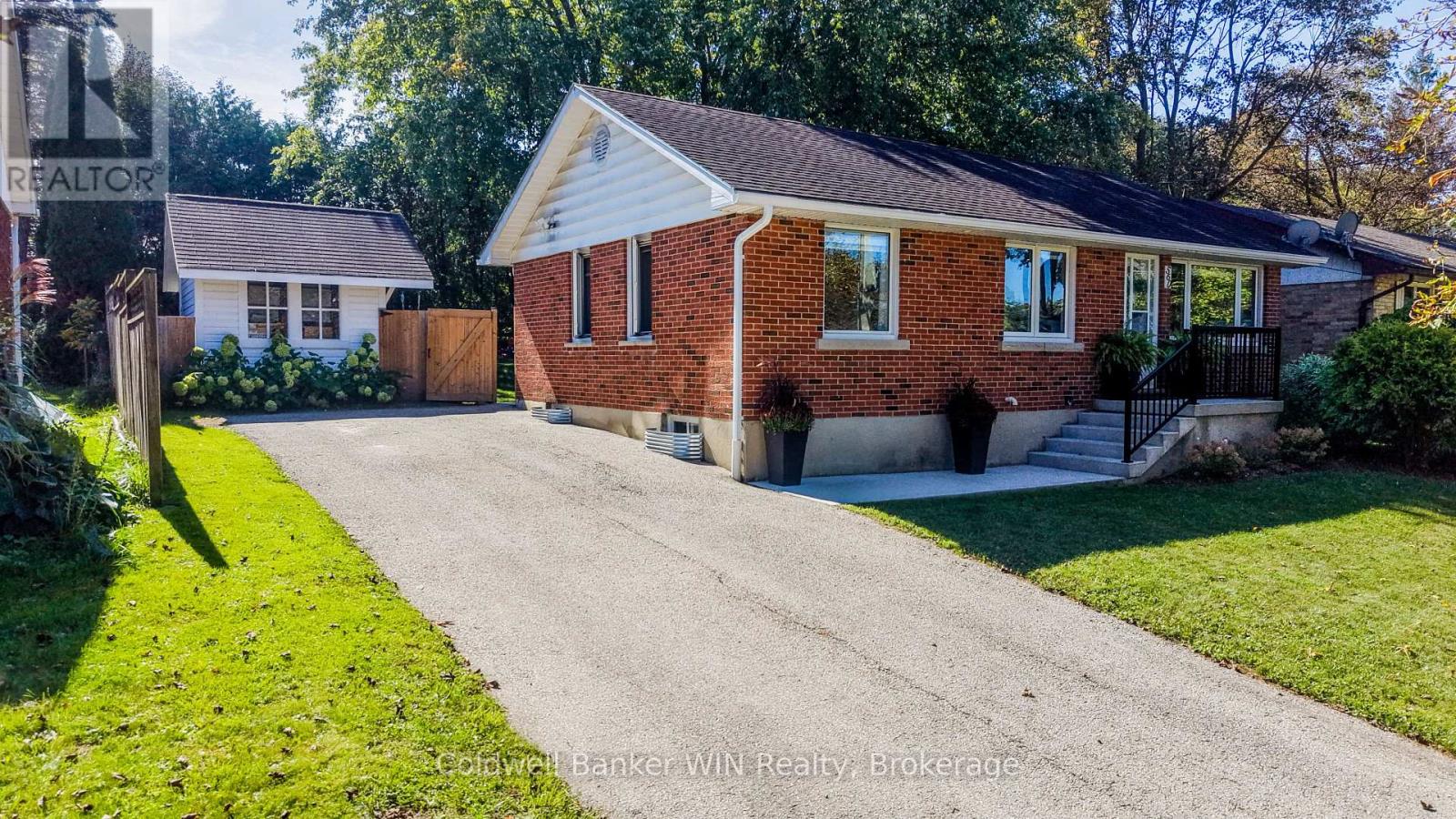 560 Waterloo Street Property Photo 37