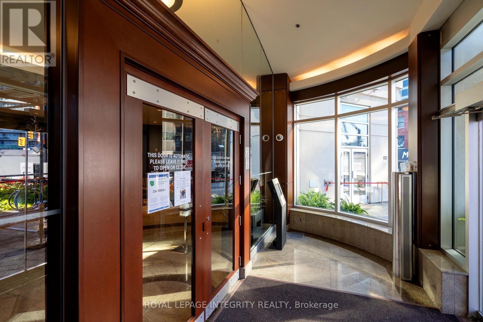 903 - 234 Rideau Street Property Photo 2